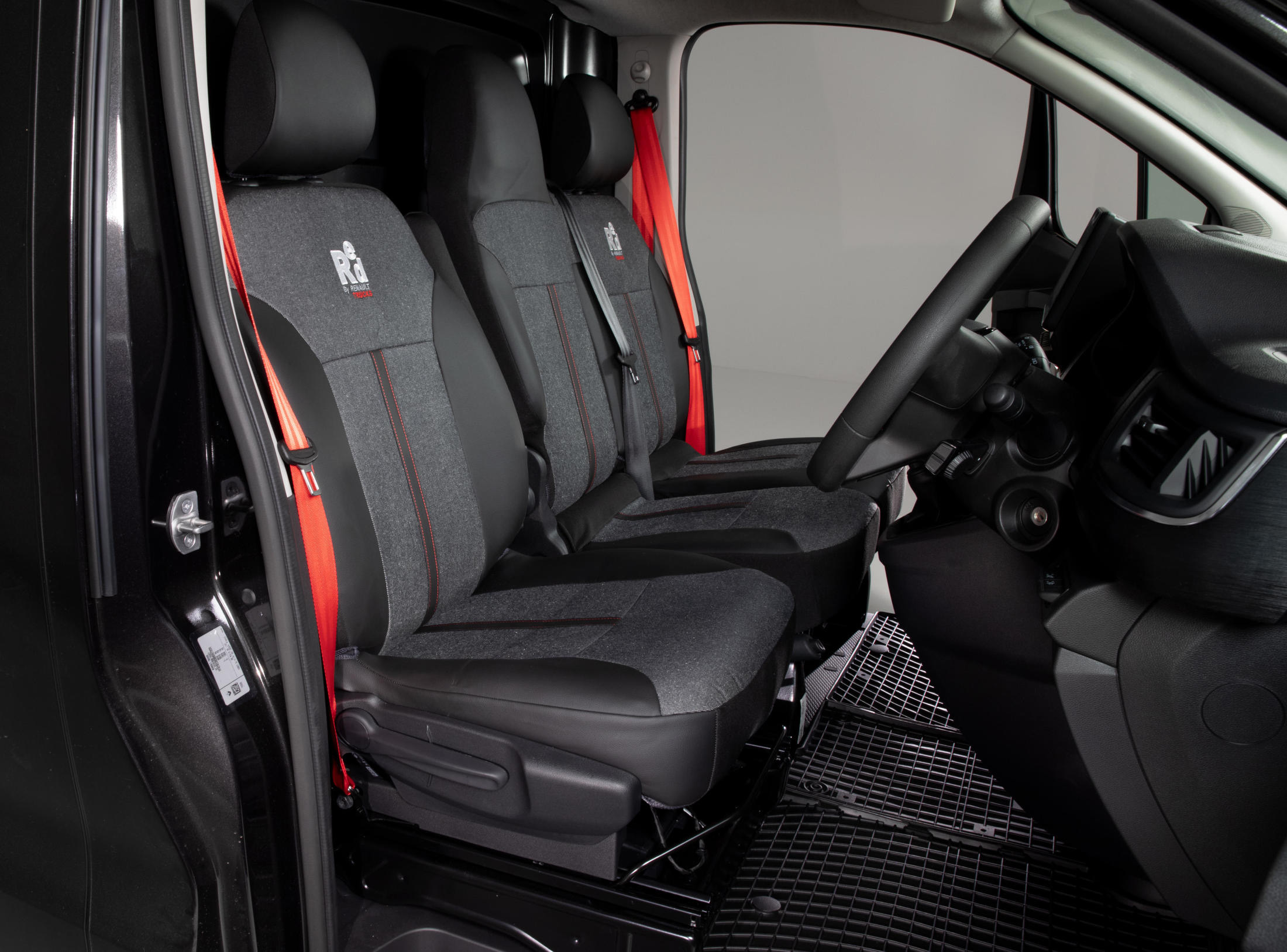 n°1+l2h2+noir+rhd+-+vue+d_ensemble+horizontale