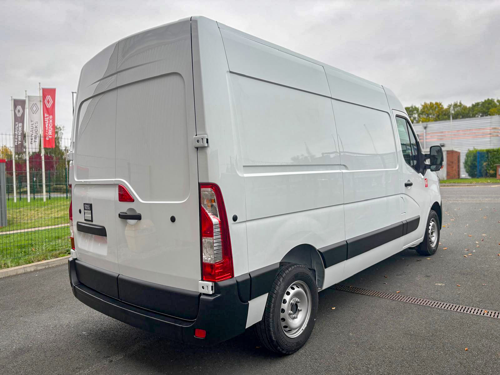 WhatsApp Image 2025-10-15 at 10.59.54_de88de87