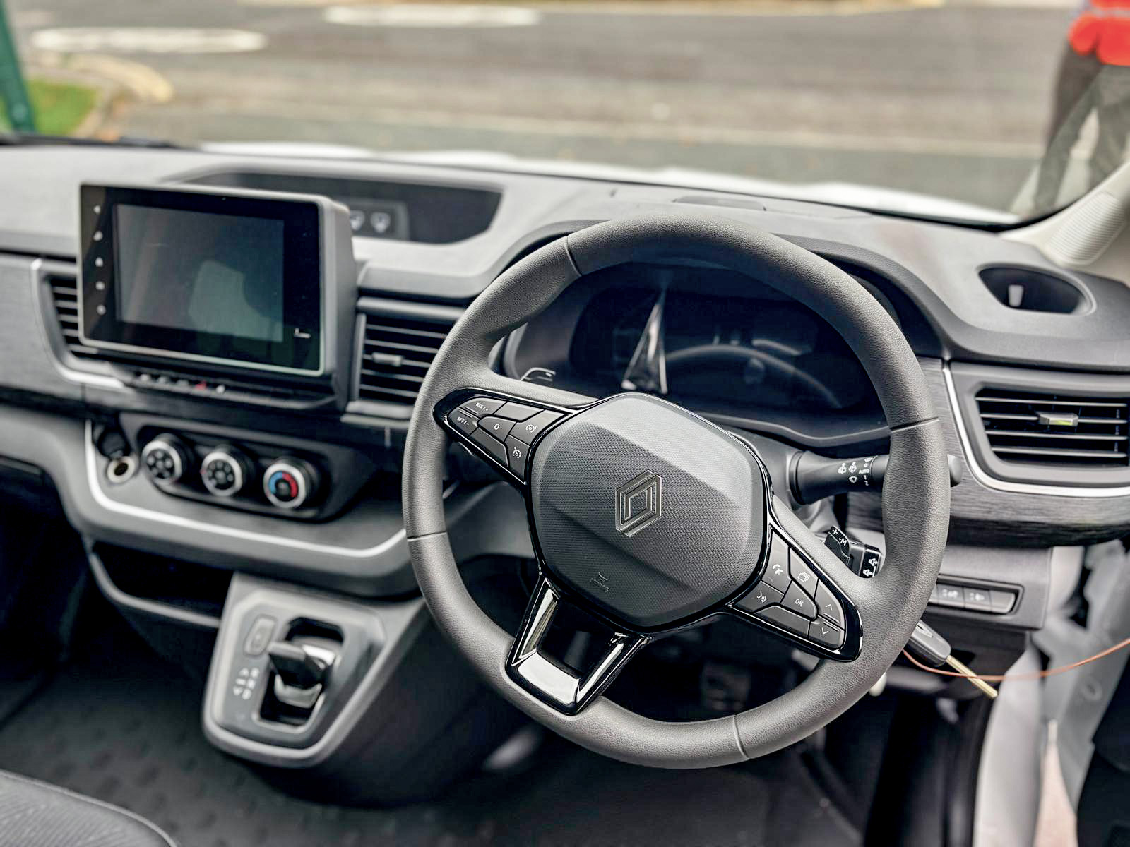 WhatsApp Image 2025-10-15 at 13.13.20_2136e371