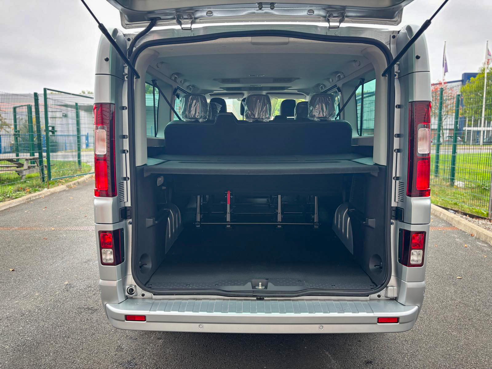 WhatsApp Image 2025-10-15 at 13.36.00_2753340f