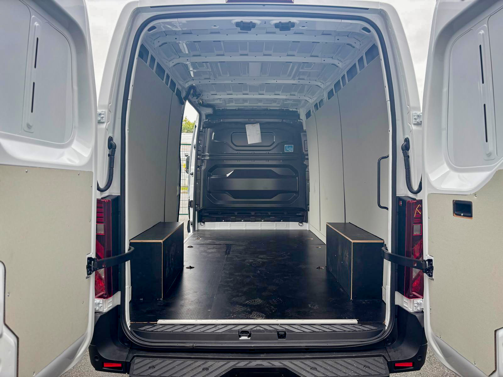 WhatsApp Image 2025-10-15 at 13.36.54_2335ae7d