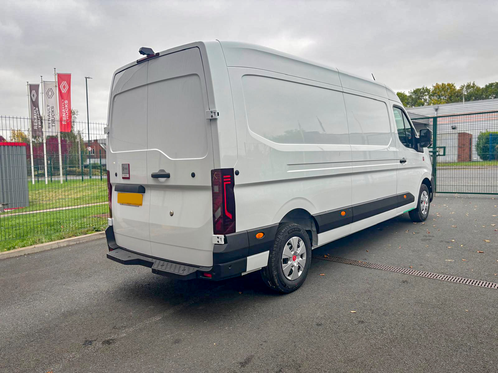 WhatsApp Image 2025-10-15 at 13.36.54_58287760