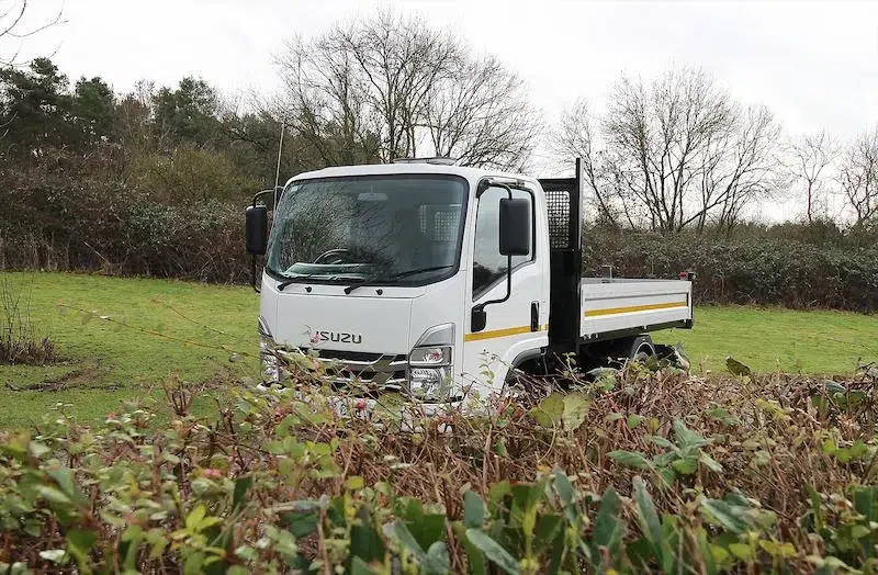 ITUK-Banner-N35-Steel-Floor-Tipper-Behind-Bush