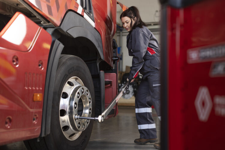 001A2204-750×0-c-default