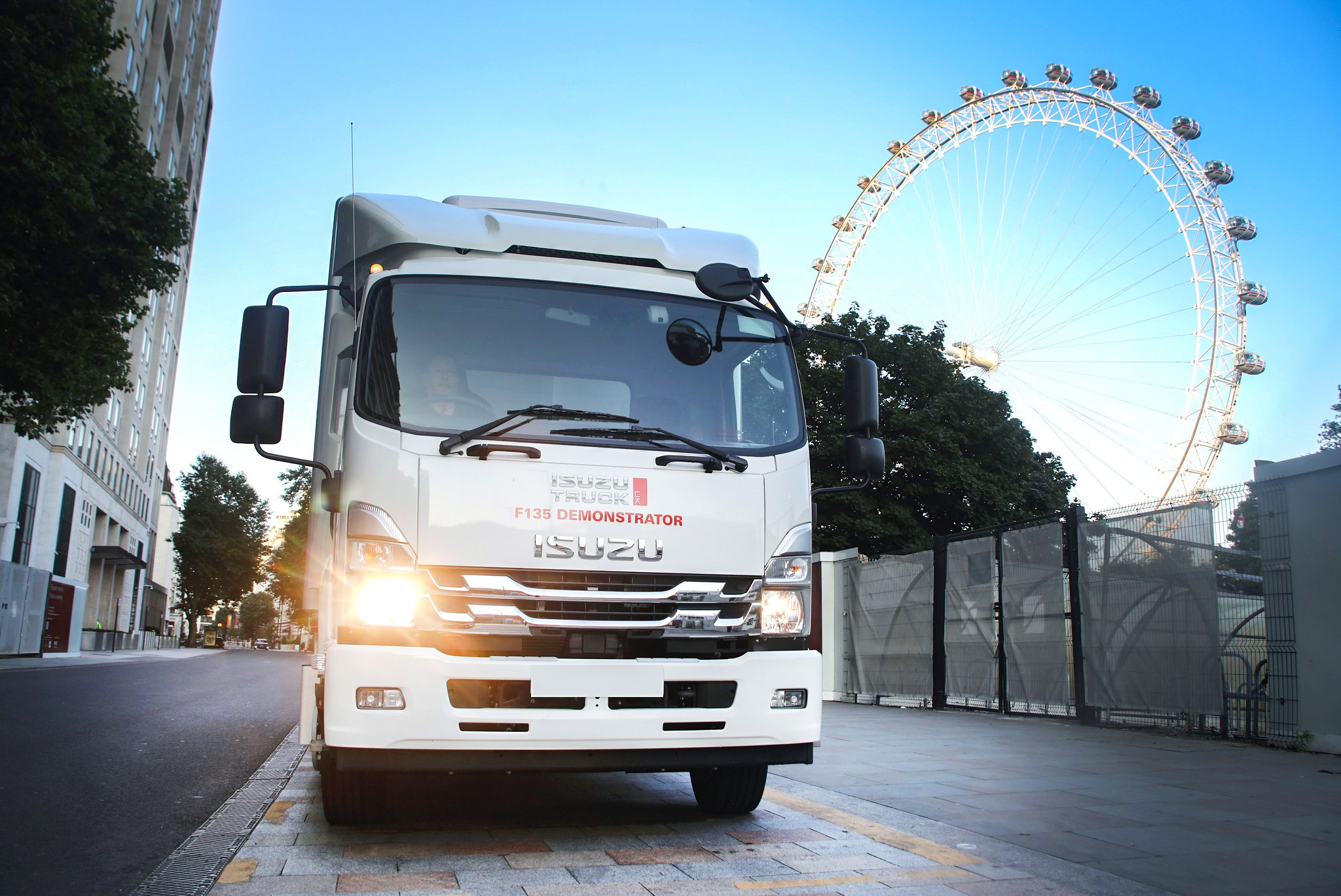 545545041_1202435975259461_2526085628560452765_n