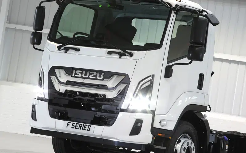 isuzu-f-series-p700-front-angled_27