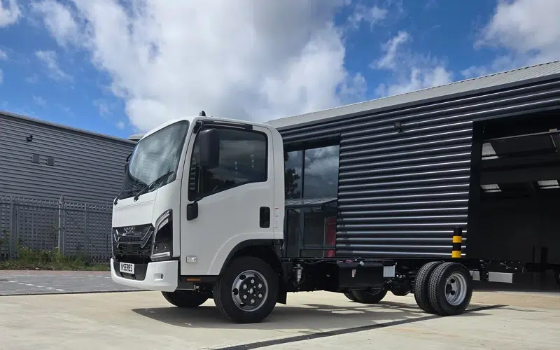 isuzu-n-series-n75-side-profile-outdoor_142404